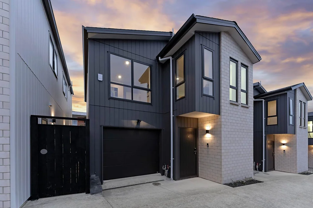 Howick 3chambre Act Fast, Deadline Approaching