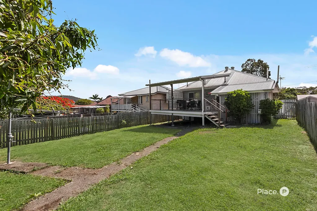 10 Burn Street, Camp Hill, QLD 4152