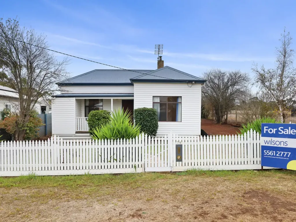 Mortlake 5 Slaapkamer INVEST OR NEST IN LARGE HOME