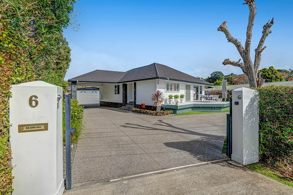 Manly 4 Slaapkamer BEACHSIDE CLASSIC - TIMELESS, PRIVATE & SPACIOUS