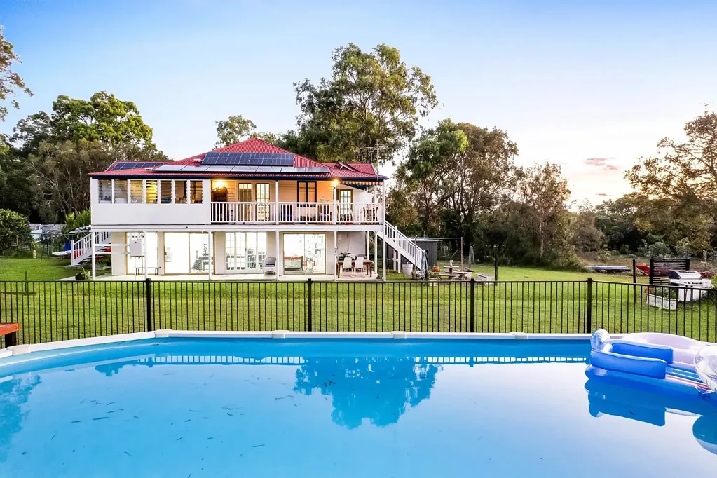 Macleay Island 3房 海滨生活机遇 Waterfront Lifestyle Opportunity