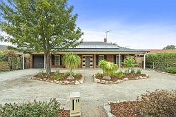 11 Fairfield Drive, Strathalbyn