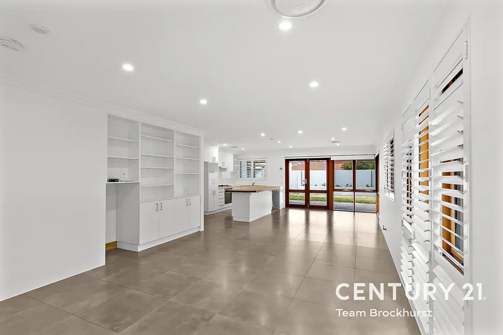 SECURE, STYLISH AND STEPS FROM THE COAST