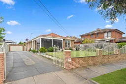 2 Michelle Court, Oakleigh South