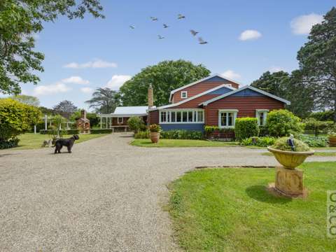Kumeu 4 Bedroom Kanui Estate + Equestrian + Income
