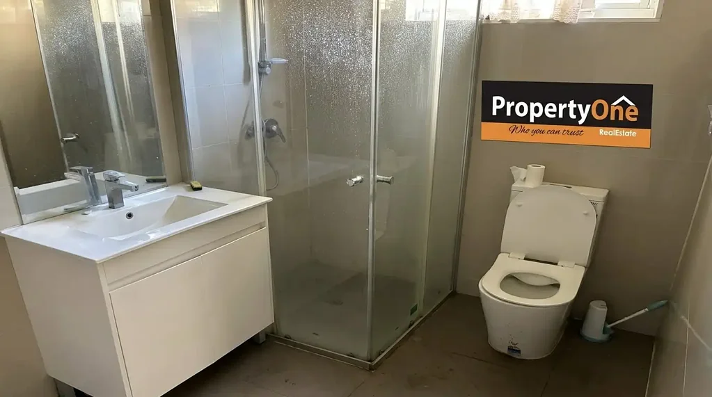 Two Bedroom Granny |Ultra-Convenient Living in Campsie!