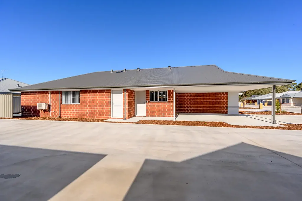 Modern 1-Bedroom Dual Key Unit in a Convenient Greenfields Location