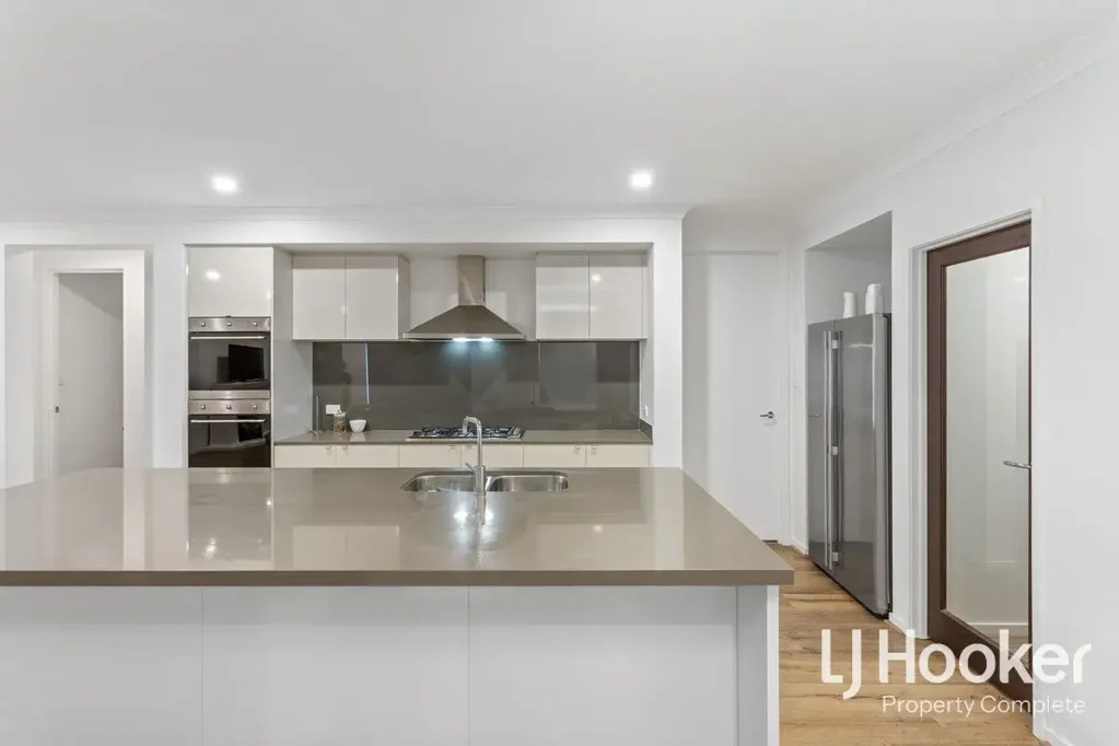 Plantation Homes Quality - Generous Family Home - 3 Living Z
