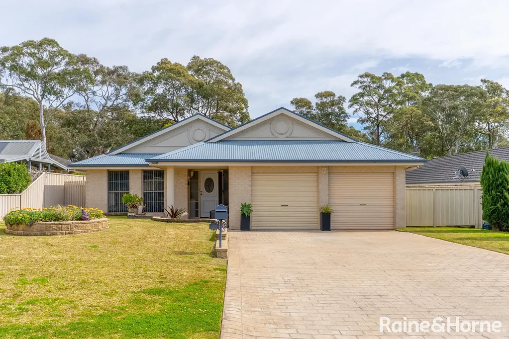 35 Sheraton Circuit, Bomaderry, NSW 2541