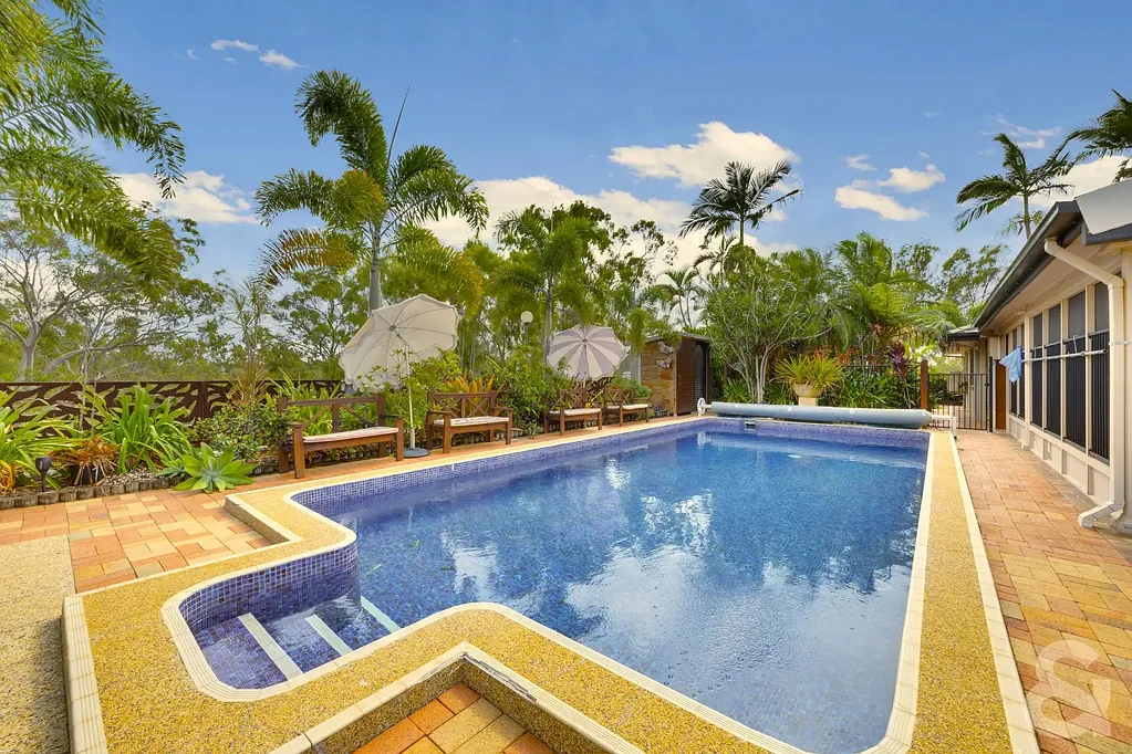 Beecher 4房  Resort-Style Acreage Living with Granny Flat in One of Beecher's Most Sought-After Locations
