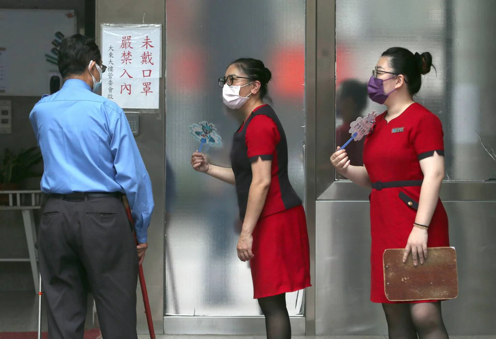 曾为抗疫优等生 台湾疫情现18个月来最严重反复
