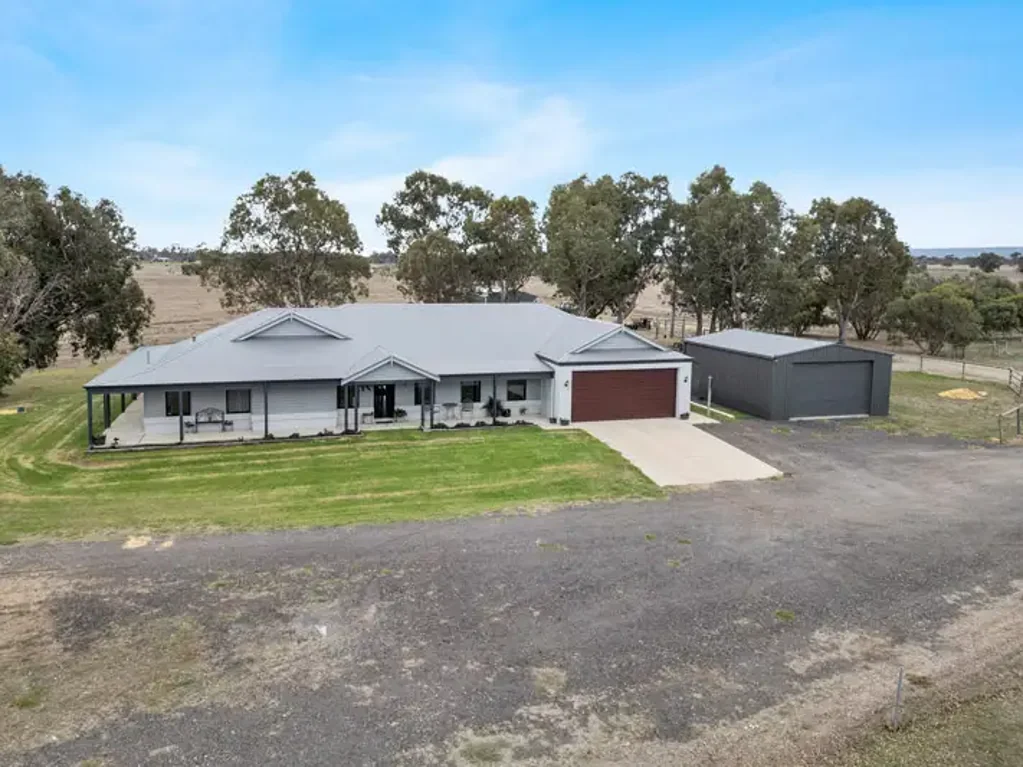 402 Leitch Road, Wokalup, WA 6221
