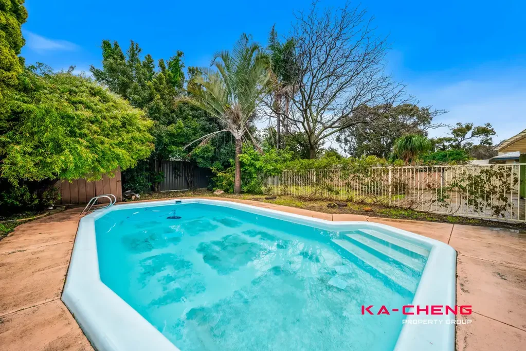 Forrestfield 3 Slaapkamer Parkside Living with Poolside Bliss