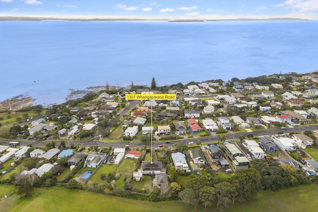 1307 Whangaparaoa Road, Army Bay, Auckland - Rodney, 4 Bedrooms, 3 Bathrooms