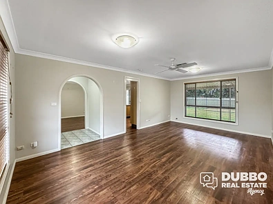 26 Eden Park Avenue, Dubbo, NSW 2830, 4房, 2浴, House