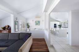 31 Wild Duck Drive, Mermaid Waters
