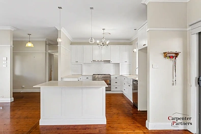 155 Oaks Road, Thirlmere, NSW 2572, 5房, 2浴, House