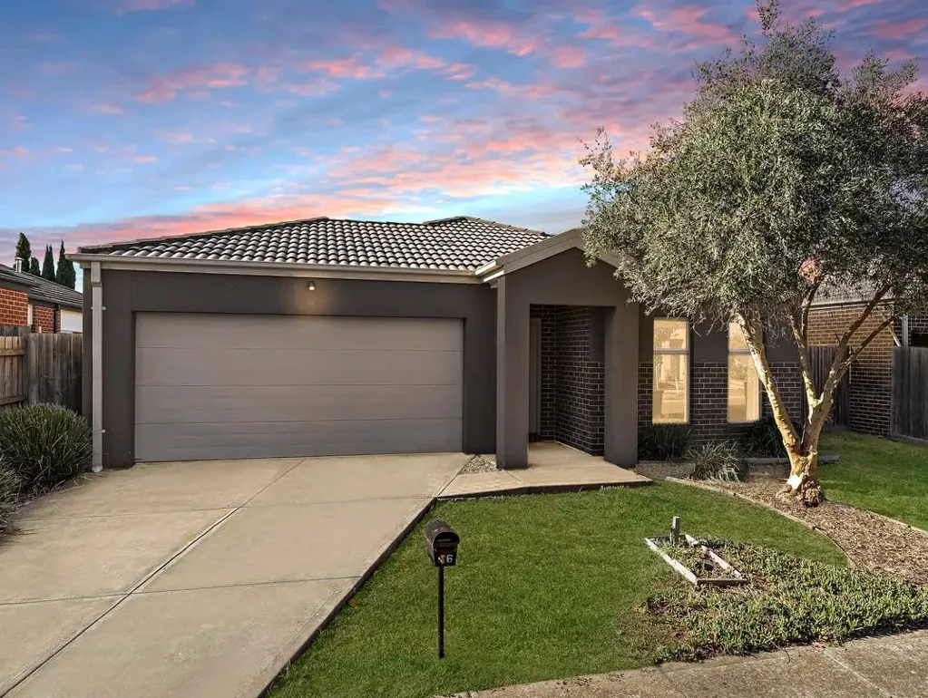 Beautifully Presented for Effortless Family Living! APPLICAT