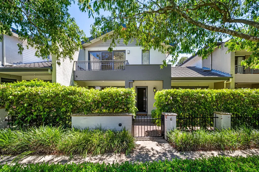 Harrington Park 4ਬੈੱਡਰੂਮ Spacious Family Living in the Exclusive Fairwater Gardens Estate