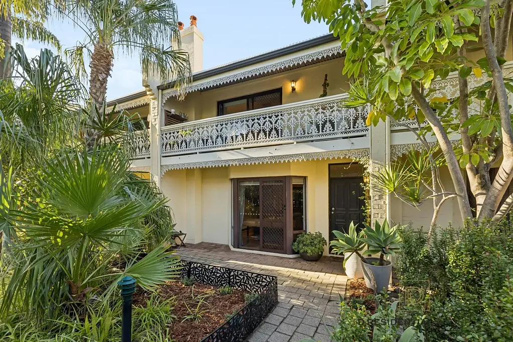 Beautiful Terrace, Brilliant Location