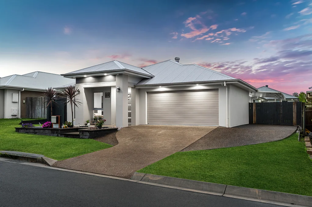 7 Foxtail Road, Ripley, QLD 4306