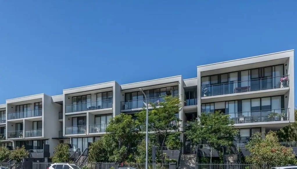 Contemporary 1-Bedroom Apartment !