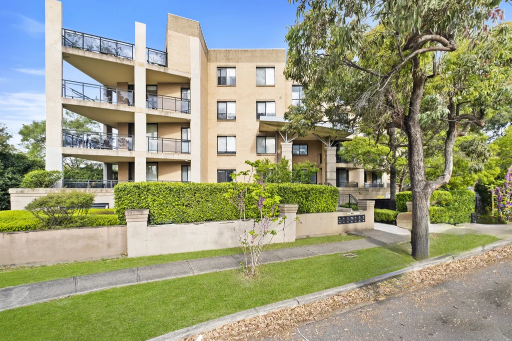 2/9-13 Griffiths Street, Blacktown, NSW 2148