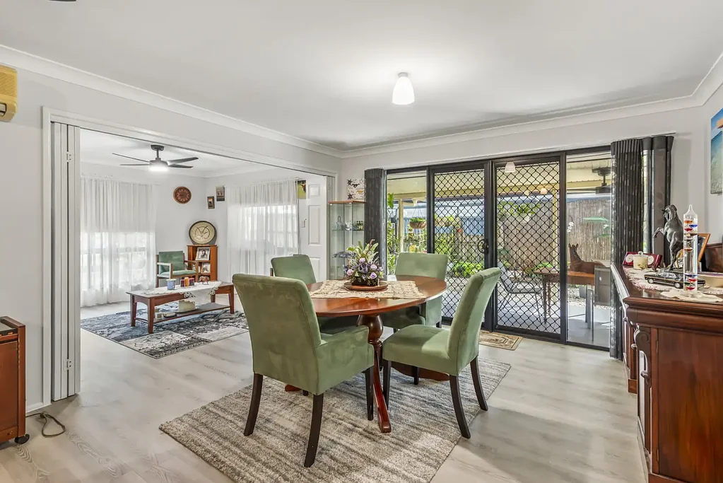 Urraween 5房  Immaculate Family Home