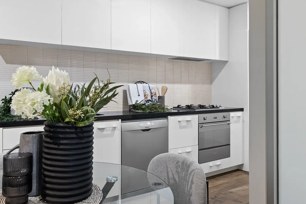 Essendon North 2Zimmer Contemporary Elegance in the Heart of Essendon North