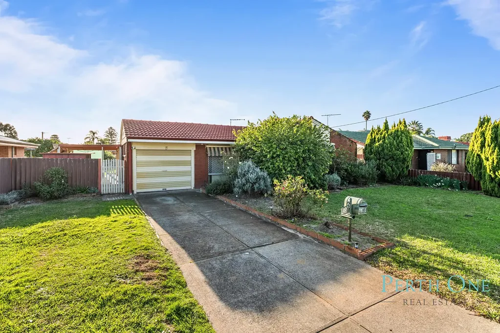 Location is Key to Your Perfect Family Gem!!