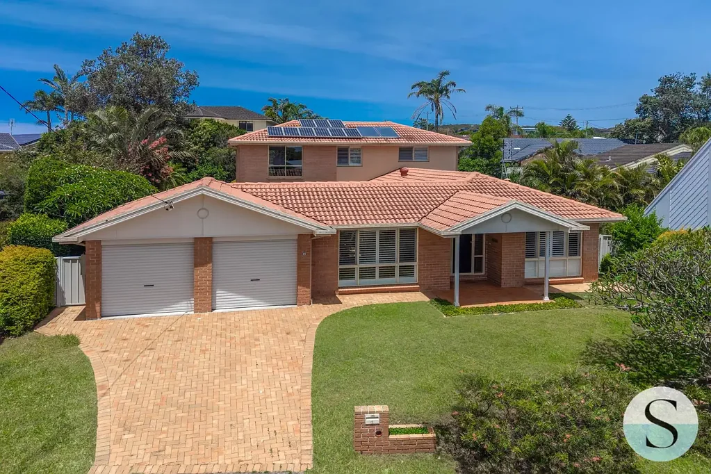 4 Dolphin Court, Caves Beach, NSW 2281