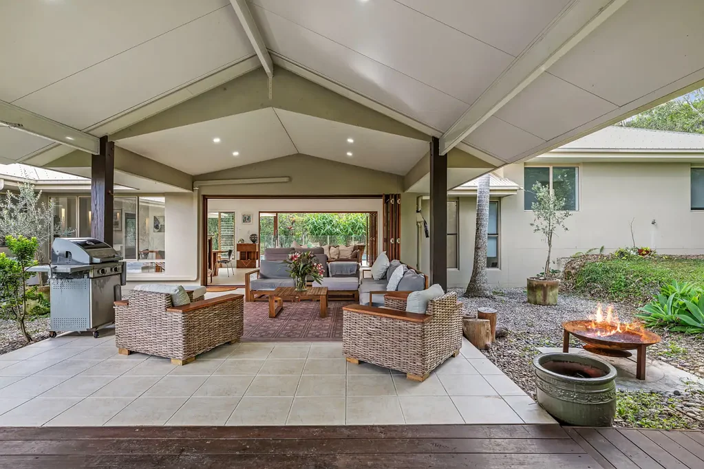 Fully Furnished Hinterland Retreat on Acreage - Eumundi