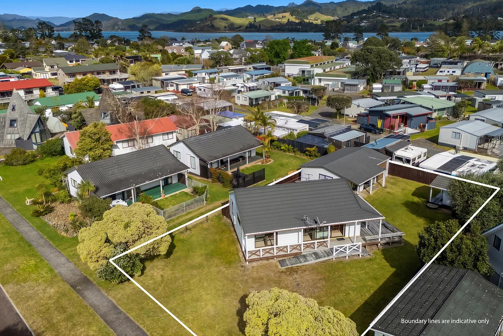 Pauanui 2Moenga Lockwood with Bonus Accommodation