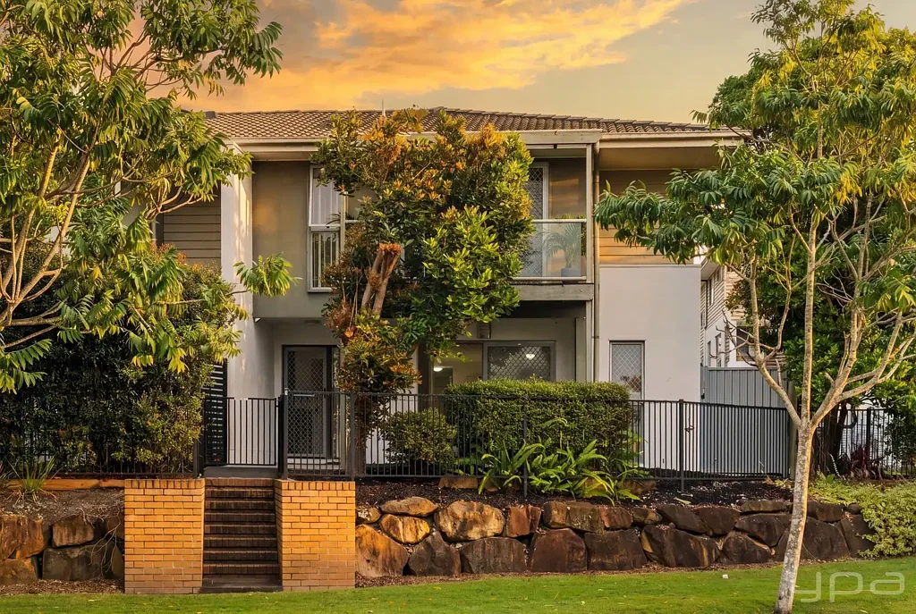 Pimpama 3Zimmer Modern Townhouse Living, Moments from Pimpama City & the Train Station