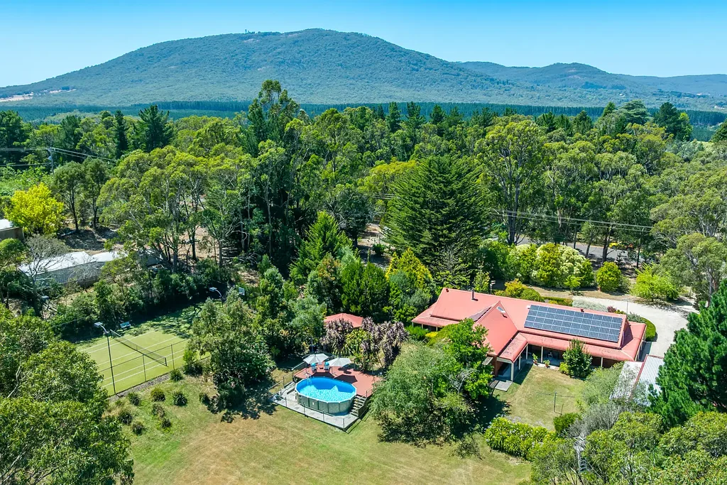 Macedon 4Moenga Lifestyle Property on Approx 8.1 Acres with Premium Facilities