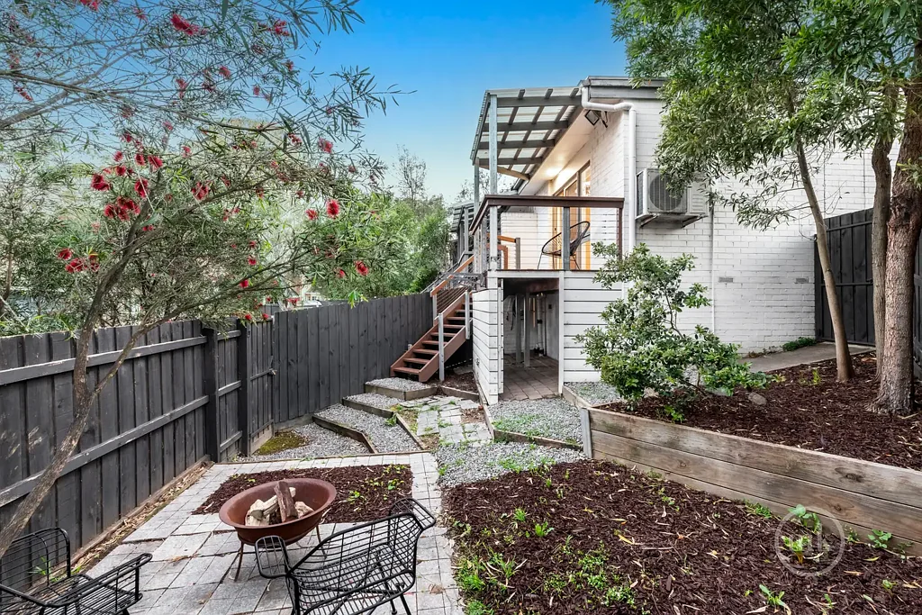 Lower Plenty 2chambre Parkside Living In A Walk-Everywhere Location