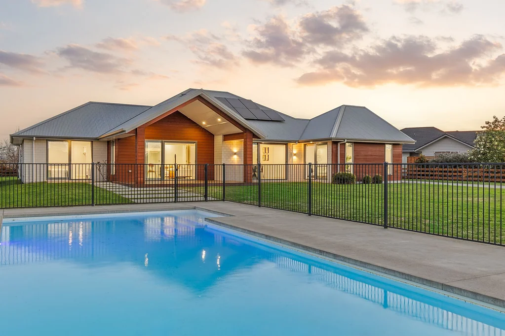Cambridge 4Zimmer St Kilda Stunner with Pool