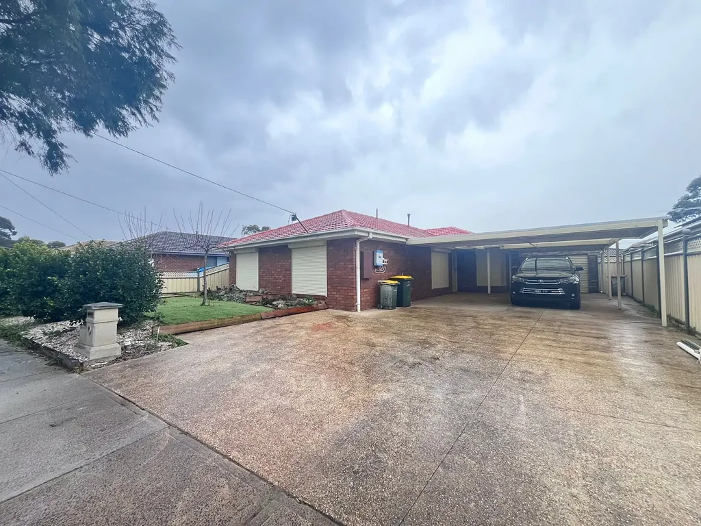 Modern Home Offering Comfort & Convenience