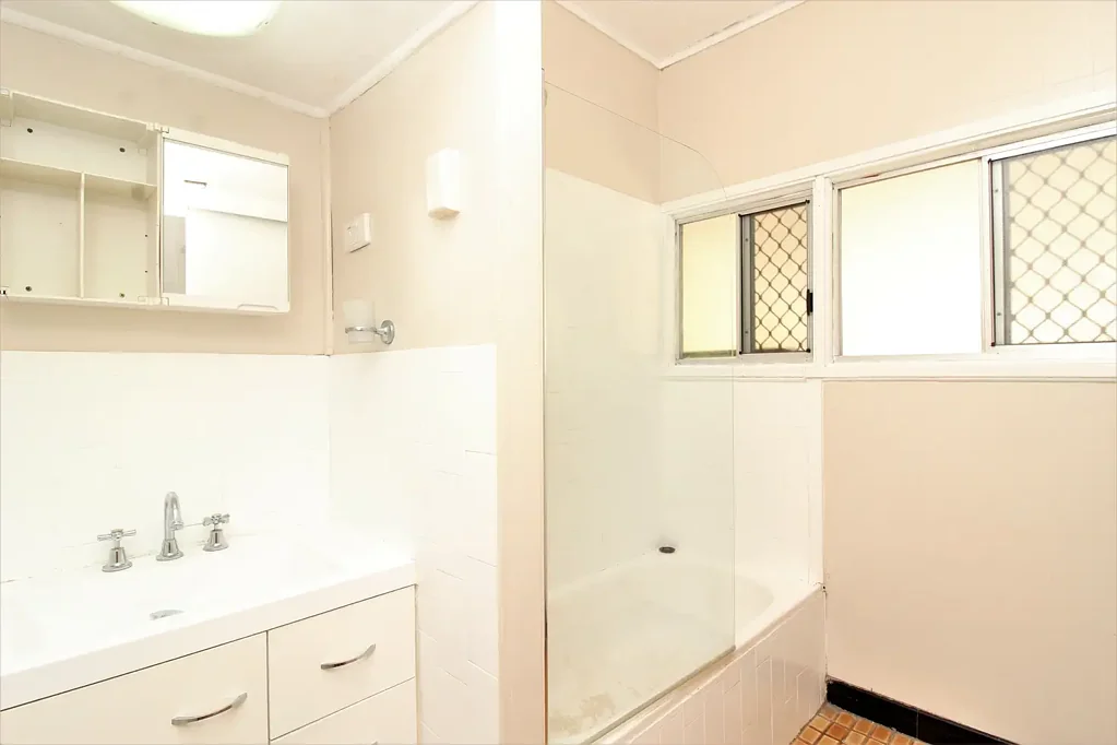 Beauty on Buna Street!