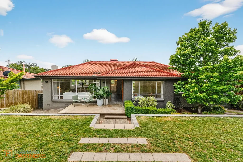 Lyons 3chambre Elevated Style and Privacy in Lyons