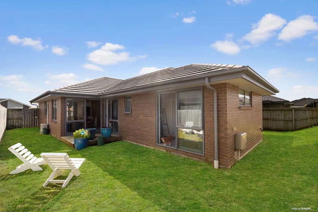 Pukekohe 4 Bedroom AMAZING VALUE - FREEHOLD - 4BRM, 2BTH, DBL GGE
