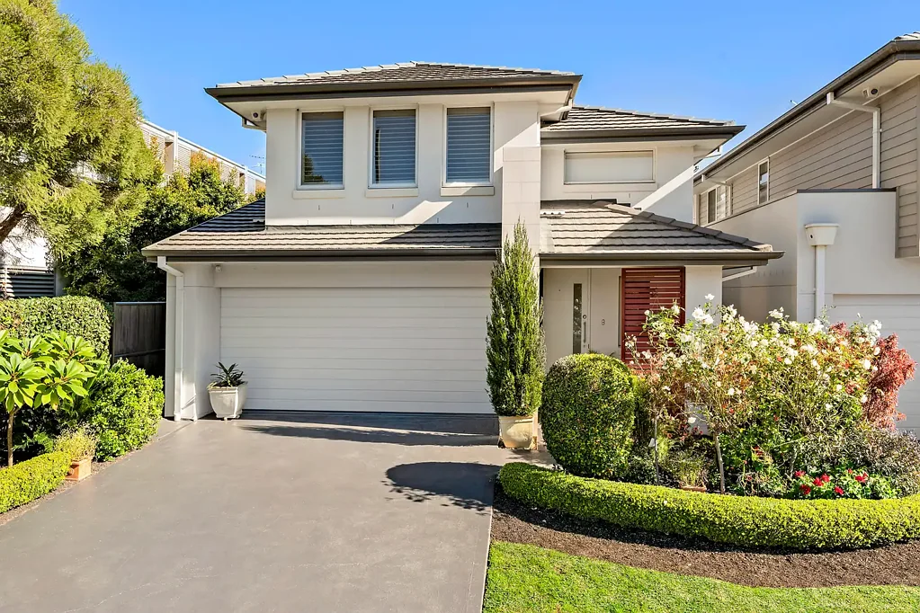 Contemporary, low maintenance home