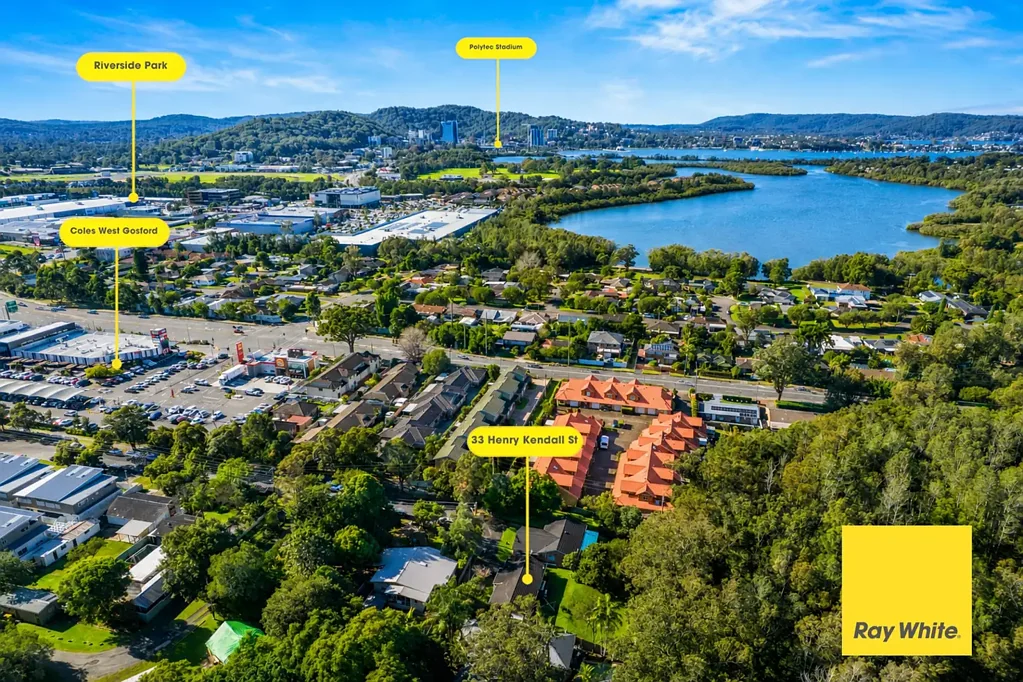 West Gosford 3房  Convenience Out Front - Bush Out Back