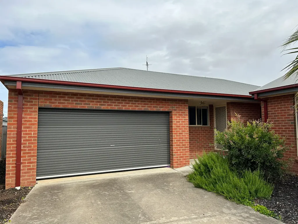 MODERN LIVING WITH LOW MAINTENANCE CONVENIENCE