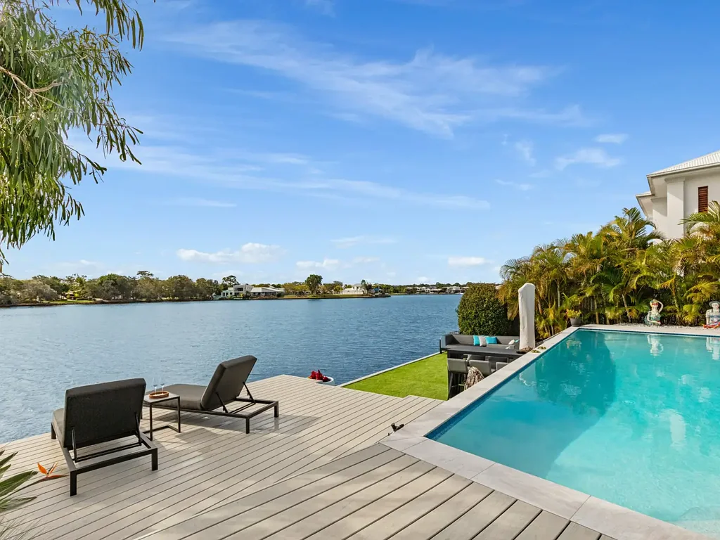 Twin Waters 4غرفة نوم Luxurious Waterfront Living on prized 1,100m2 with Sweeping Views