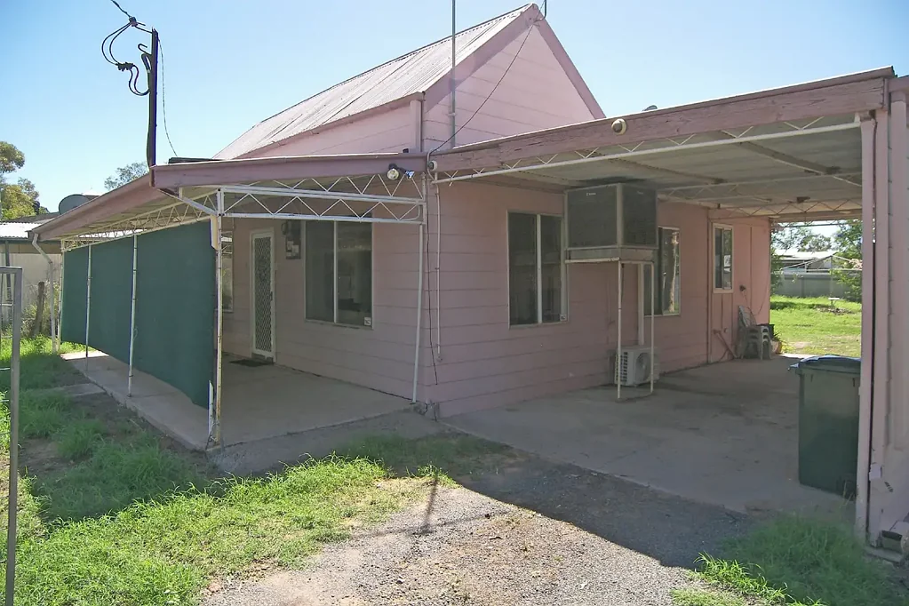 4 Yambacoona Street, Bourke, NSW 2840