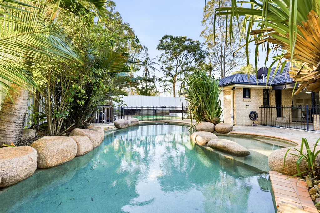 Calamvale 4Zimmer AUCTION THIS SAT - Resort-Style Family Haven In Stretton State College Catchment