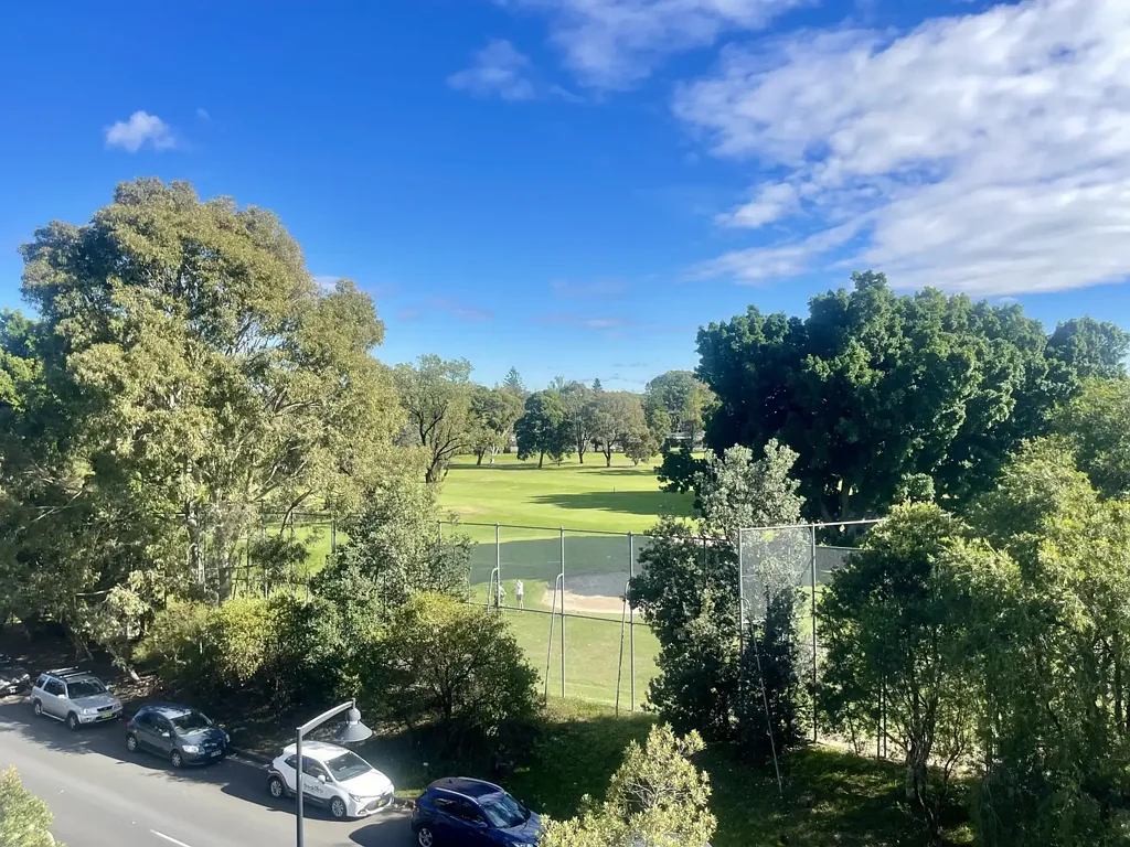 Luxury Golf Course Living with Double Garage & Resort-Style Facilities