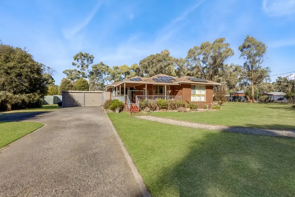 Eaglehawk 3ห้องนอน Family Home on Over an Acre