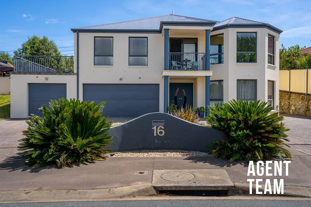 Dunlop 5 Bedroom Family-Sized Dual-Living Home with a Self-Contained Retreat in Dunlop